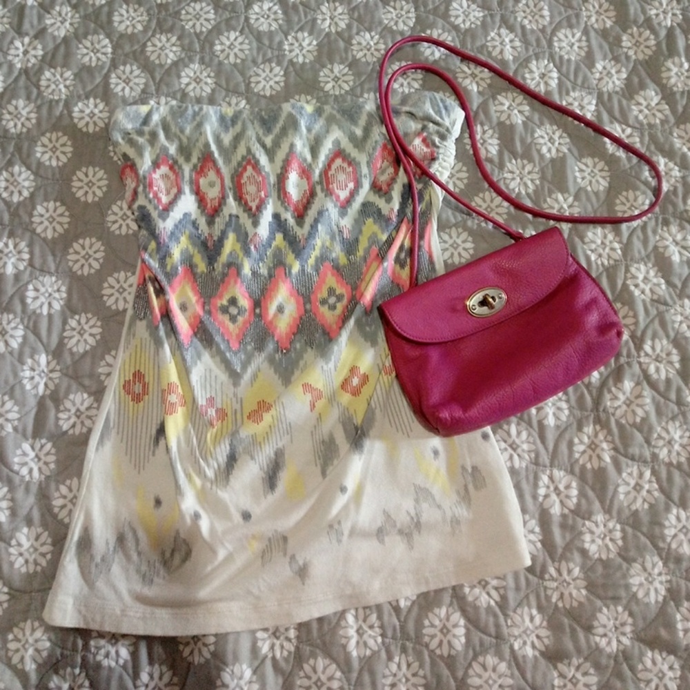 ❤️SOLD❤️Tribal strapless top